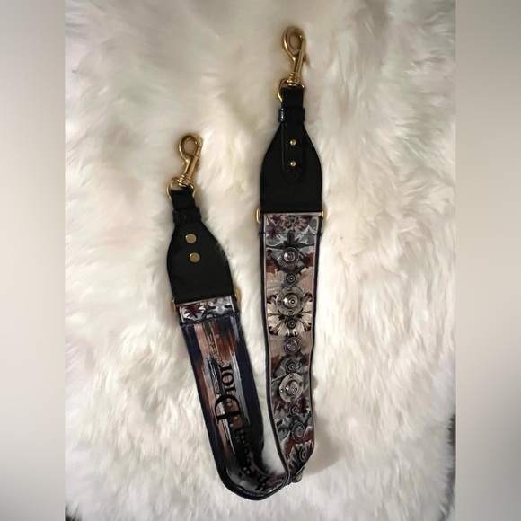 Authentic Dior Embroidered Canvas Studded KaleiDiorscopic Shoulder Strap - Picture 4 of 16